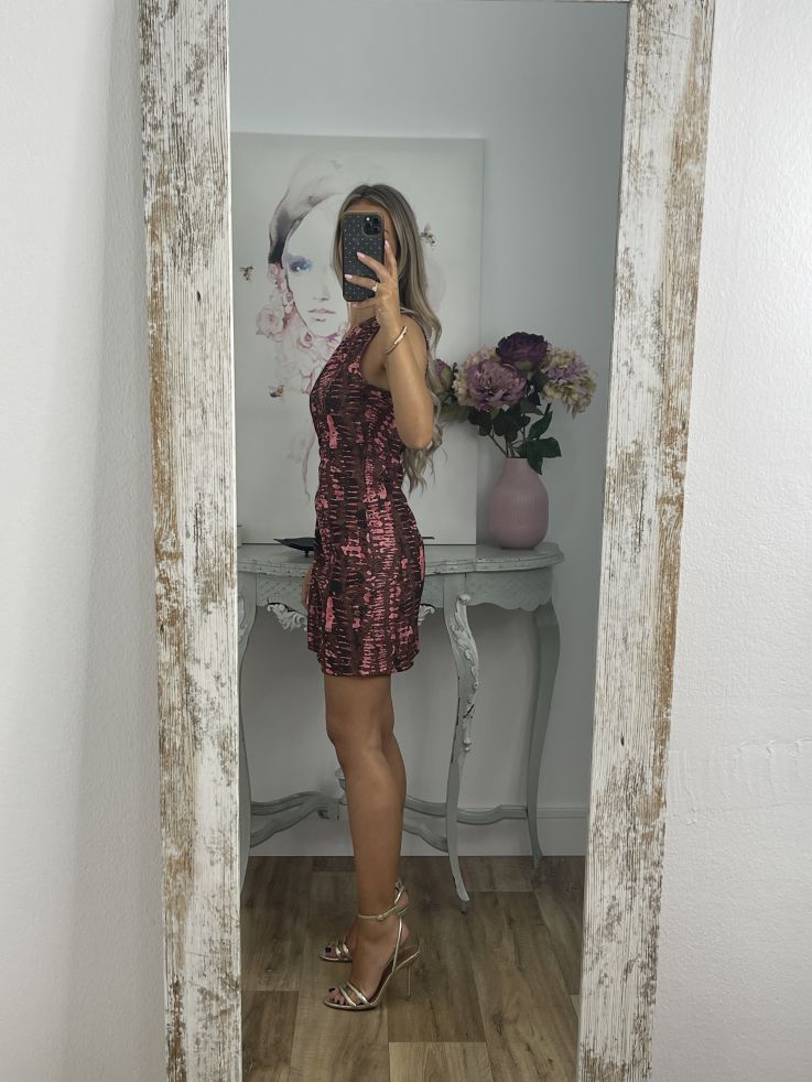 Vestido con frunce en la cintura