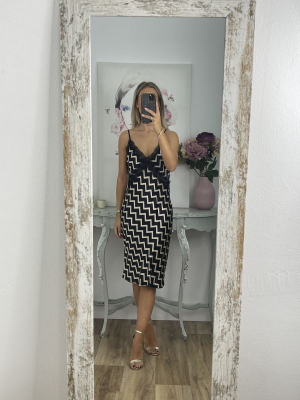 Vestido satinado zigzag