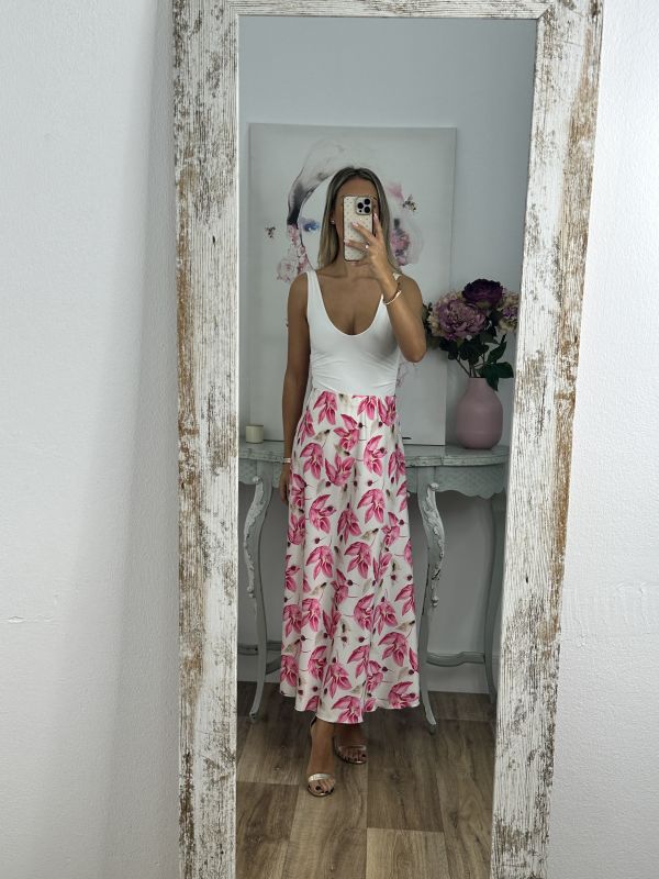 Falda de flores satinada rosa