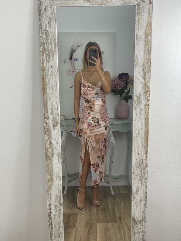 Vestido Lucrecia de flores rosa