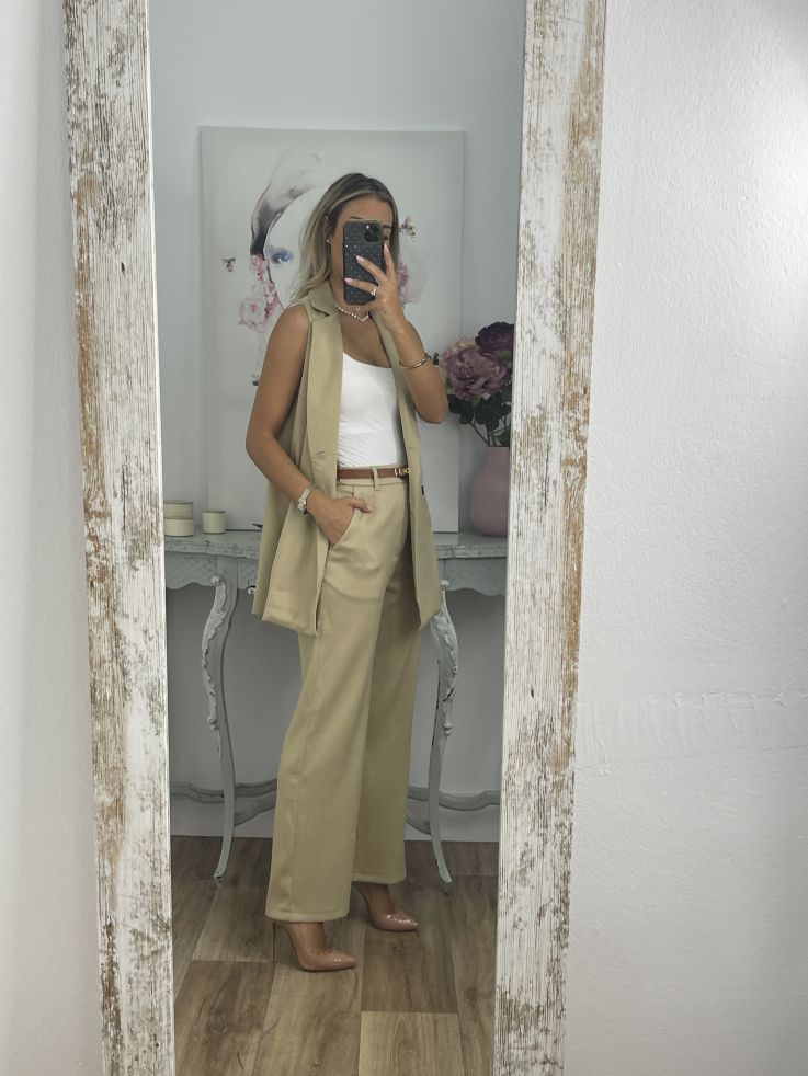 Conjunto Dora de chaleco y pantalón