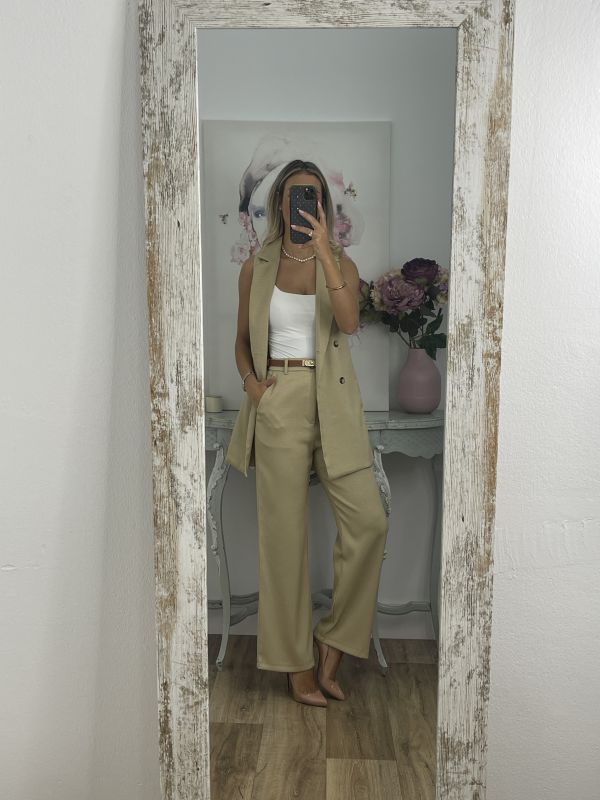 Conjunto Dora de chaleco y pantalón