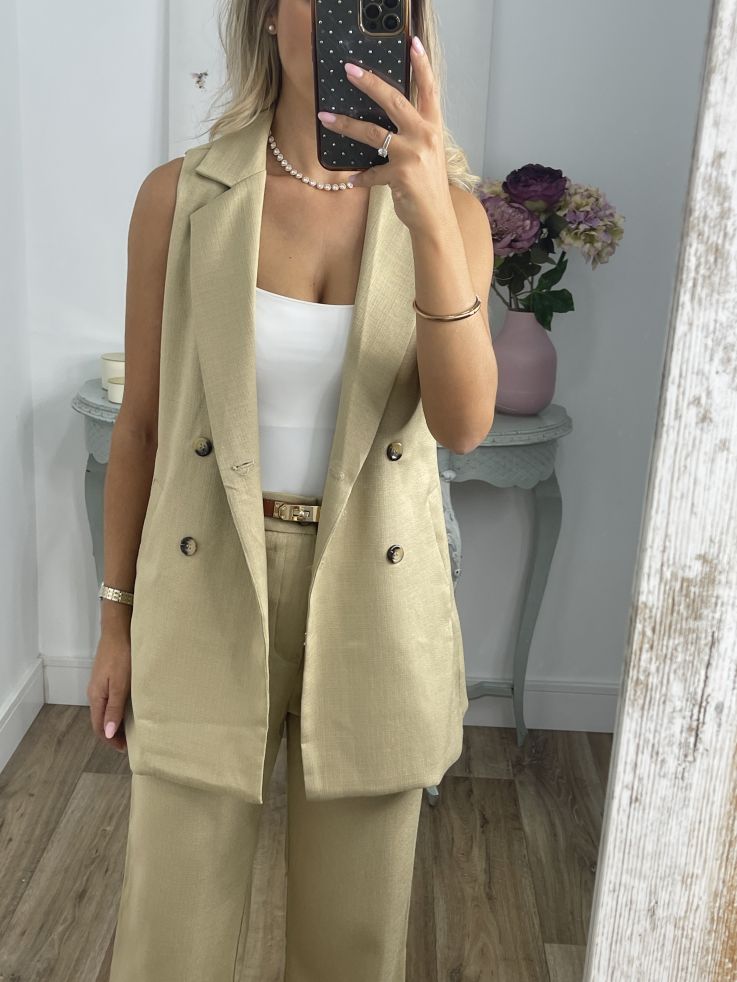 Conjunto Dora de chaleco y pantalón