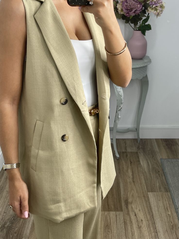 Conjunto Dora de chaleco y pantalón