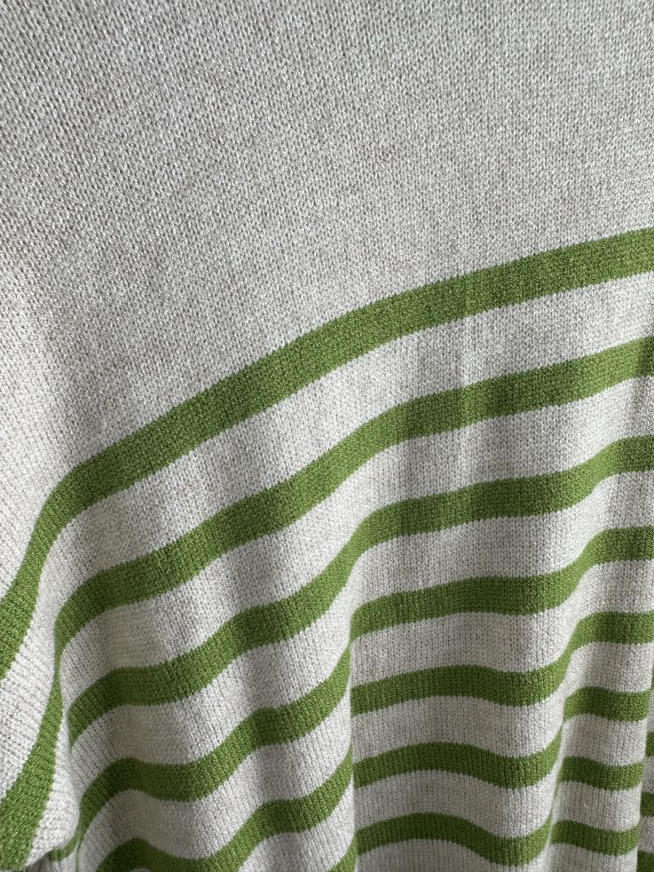 Jersey de cuello a la caja Camel con raya verde