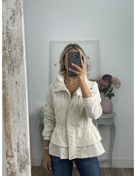 Cortavientos beige volantes