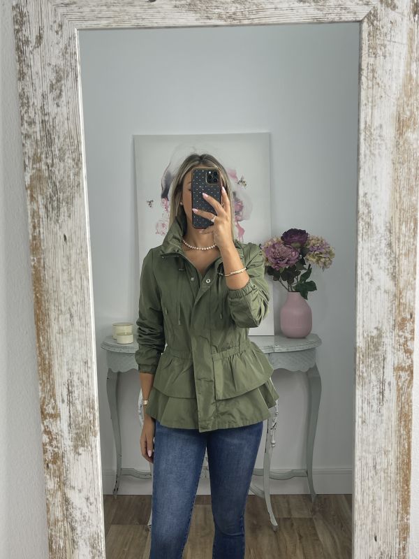 Cortavientos verde volantes