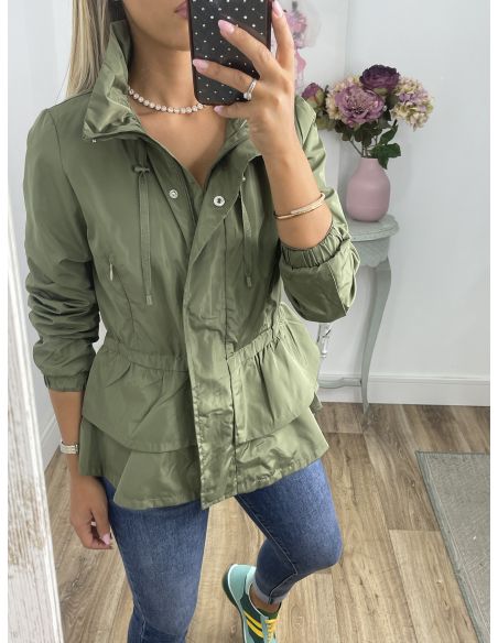 Cortavientos verde volantes