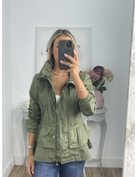 Cortavientos verde volantes