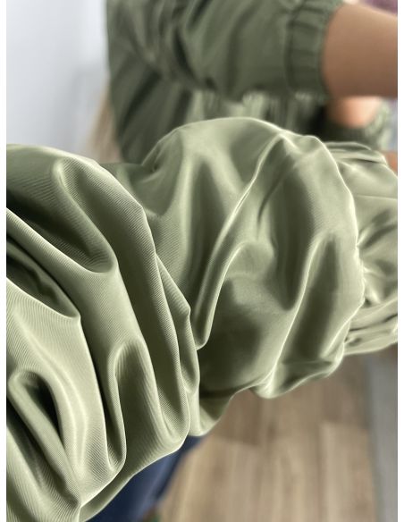 Cortavientos verde volantes