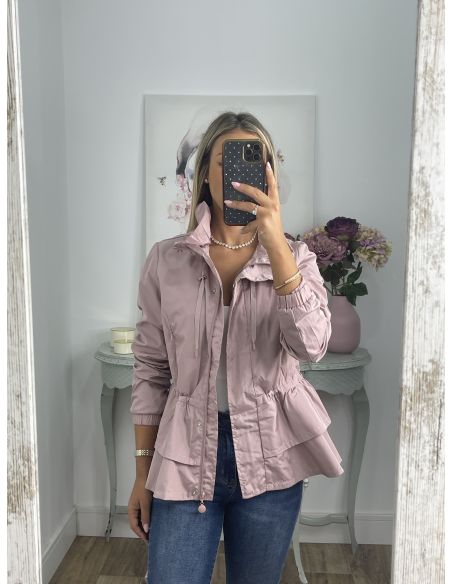 Cortavientos rosa volantes