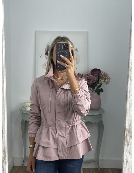 Cortavientos rosa volantes