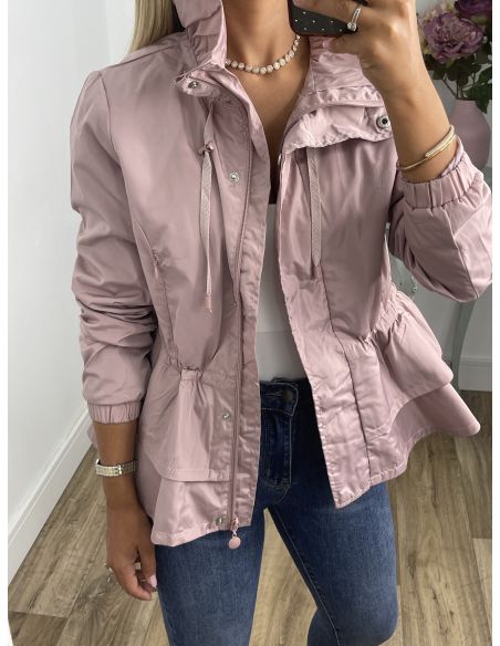 Cortavientos rosa volantes