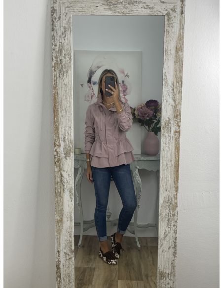 Cortavientos rosa volantes