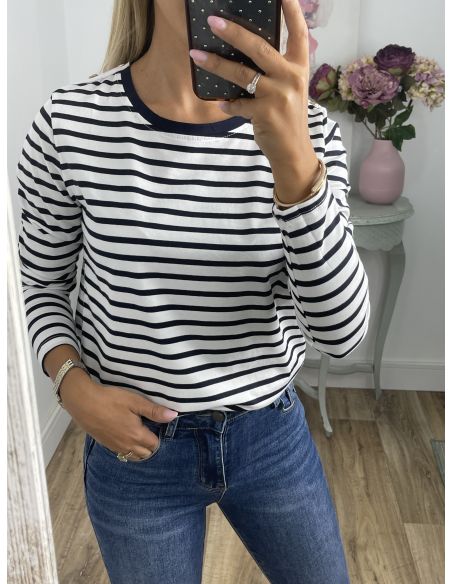 Camiseta de rayas blanca con botones