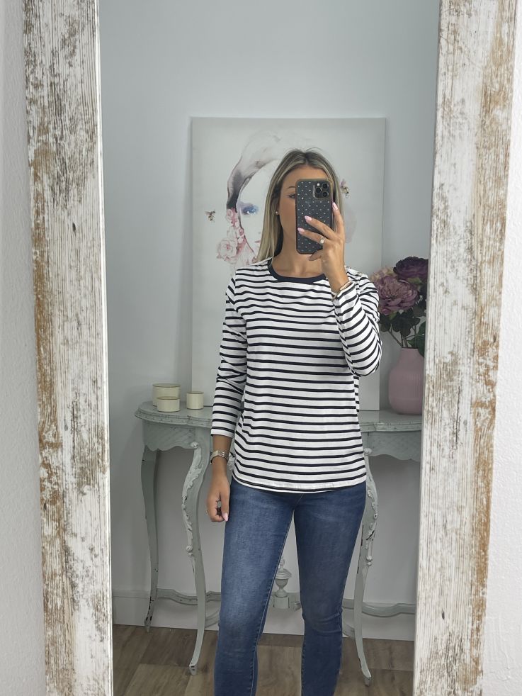 Camiseta de rayas blanca con botones