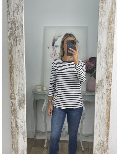 Camiseta de rayas blanca con botones