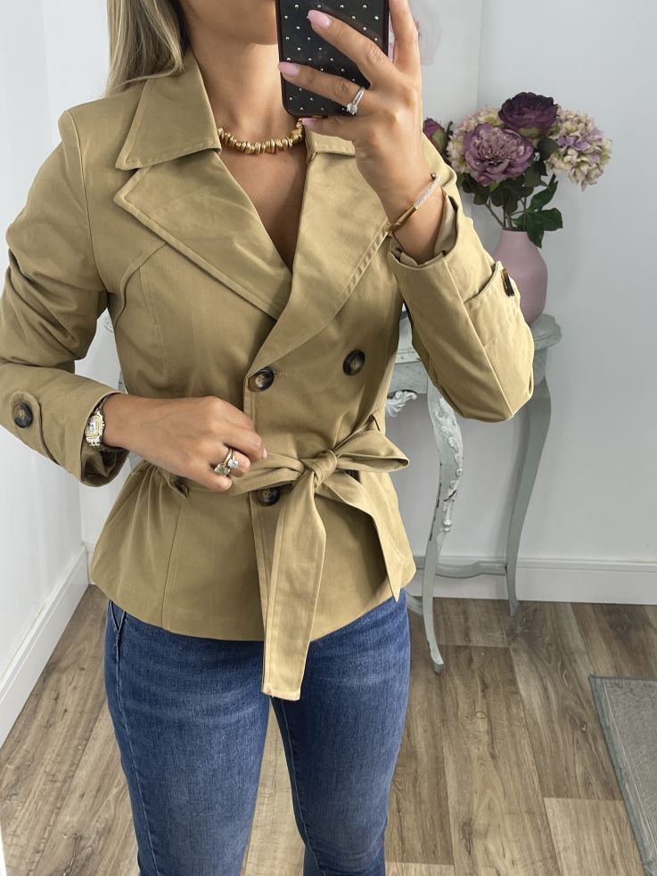 Gabardina corta montada camel