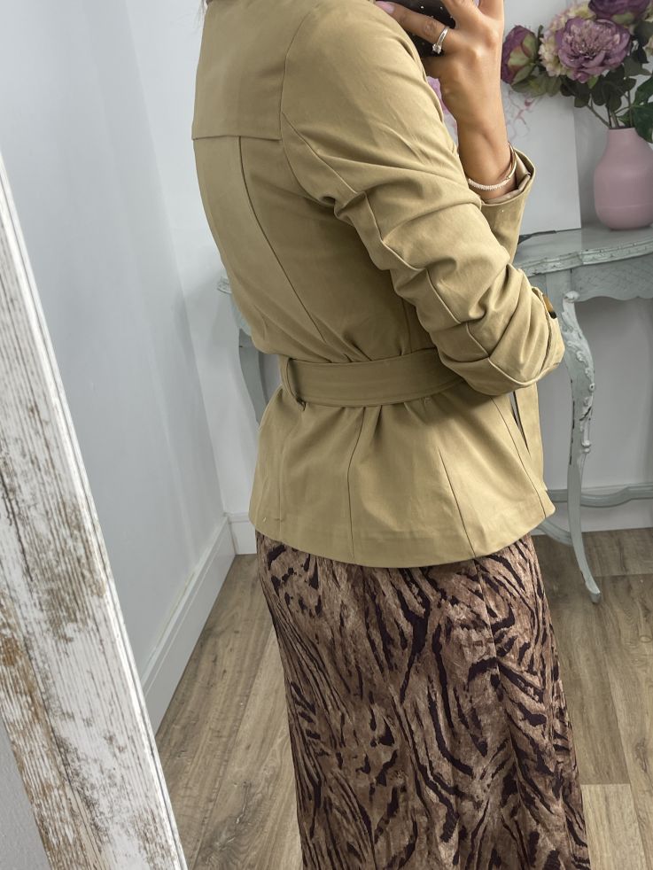 Gabardina corta montada camel