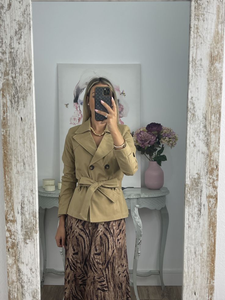 Gabardina corta montada camel