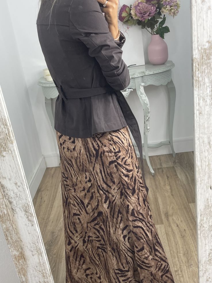 Gabardina corta montada chocolate