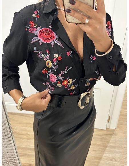 Falda polipiel negra con botones