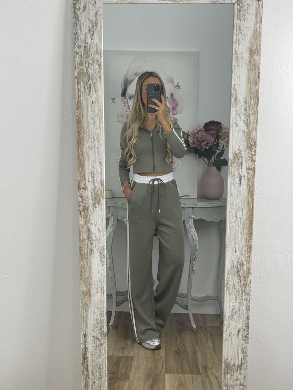 Conjunto Sport kaki con sudadera