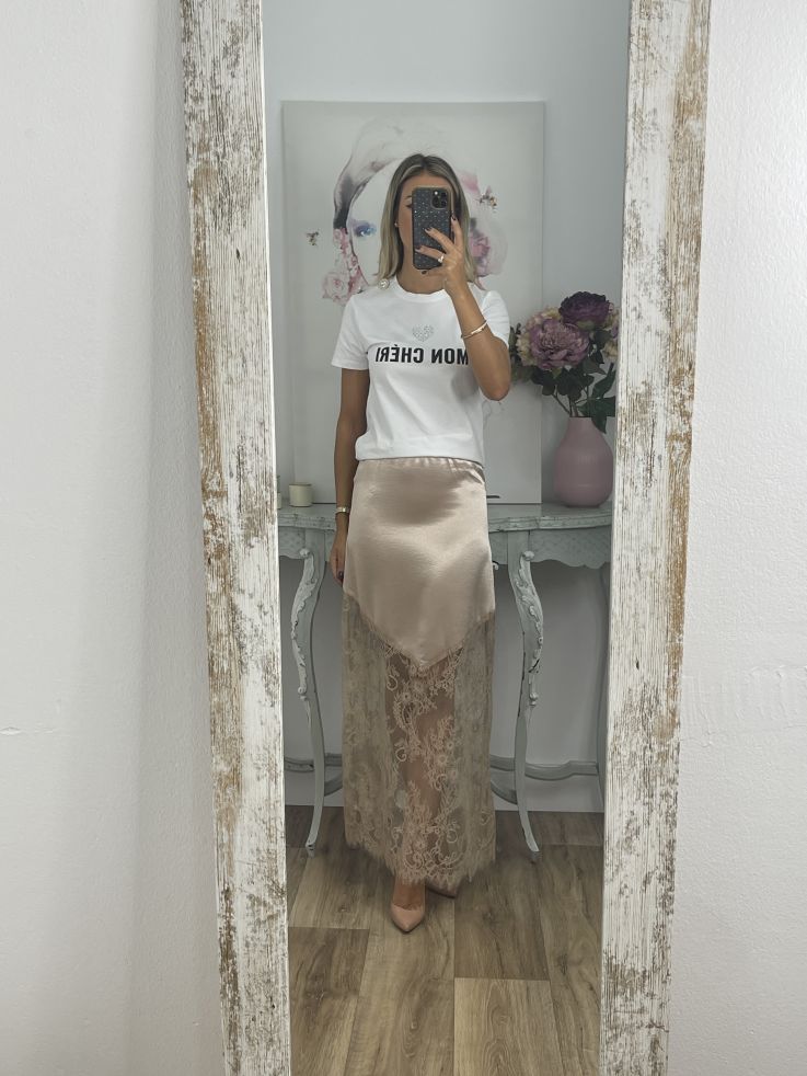 Falda satinada con puntilla camel