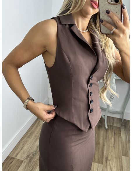Conjunto Alejandra chocolate chaleco y falda