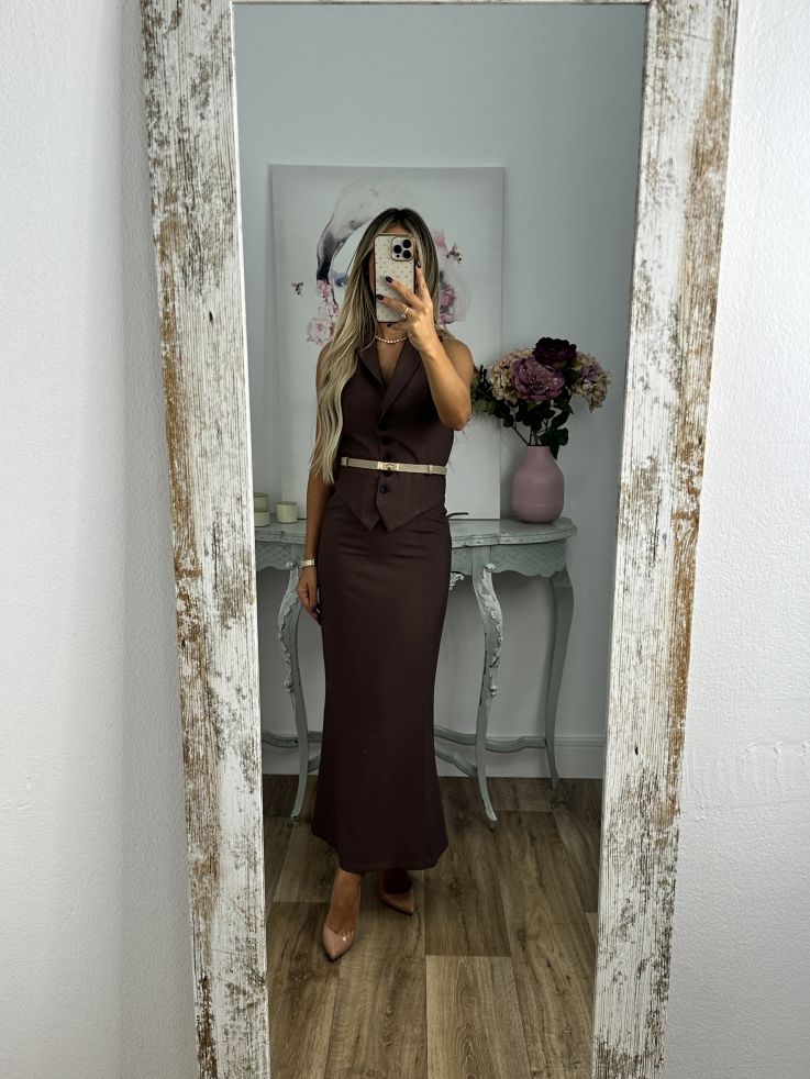 Conjunto Alejandra chocolate chaleco y falda