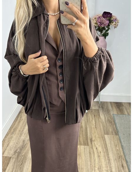 Conjunto Alejandra chocolate chaleco y falda