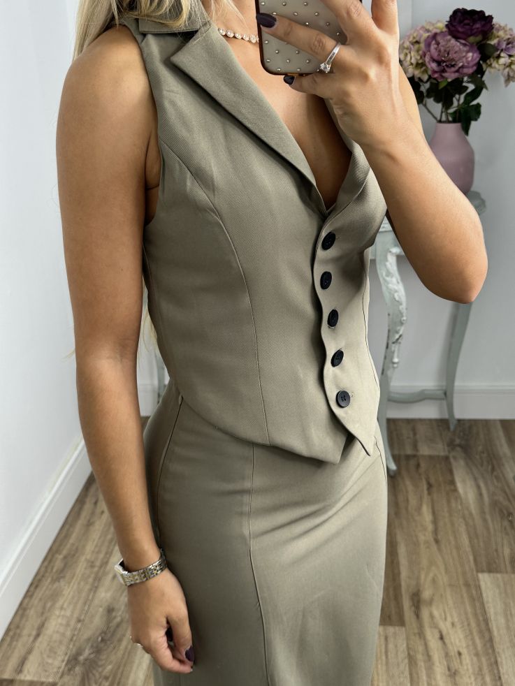 Conjunto Alejandra verde chaleco y falda