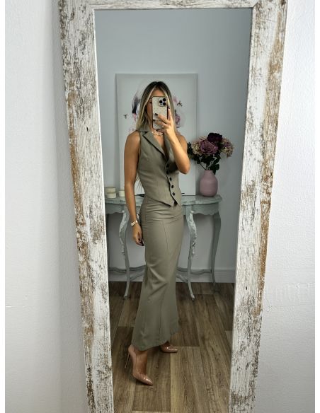 Conjunto Alejandra verde chaleco y falda
