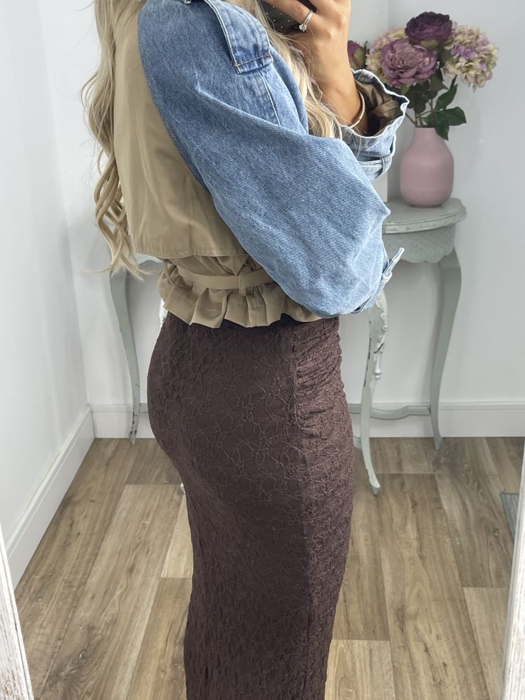 Gabardina corta Camel y vaquera Gabardina corta Camel y vaquera