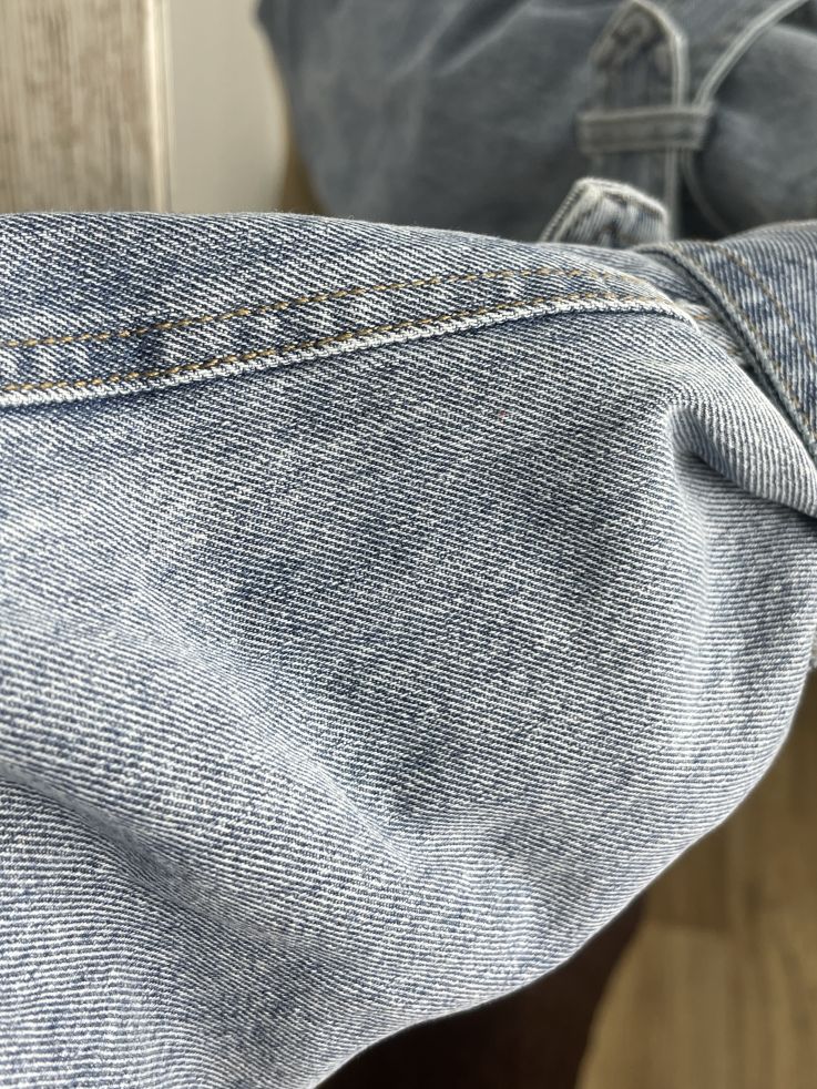 Gabardina corta Camel y vaquera Gabardina corta Camel y vaquera