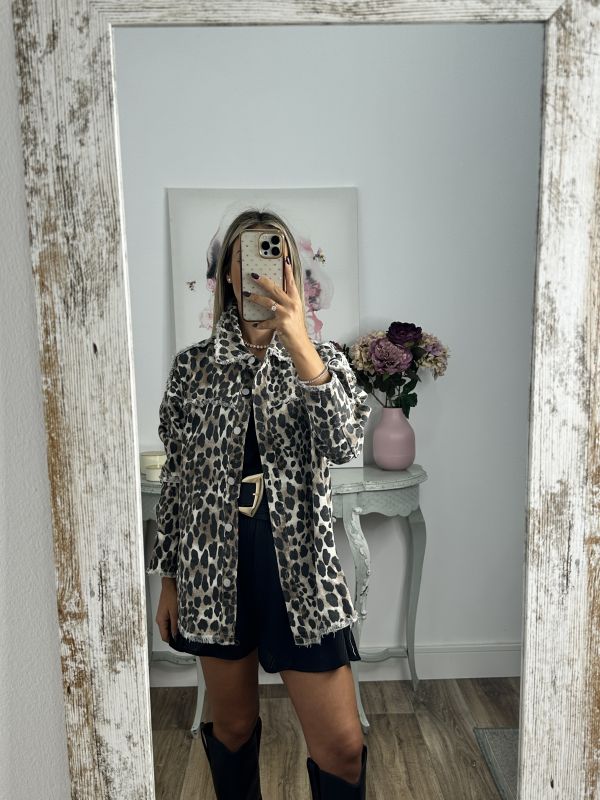 Chaqueta vaquera print desflecada