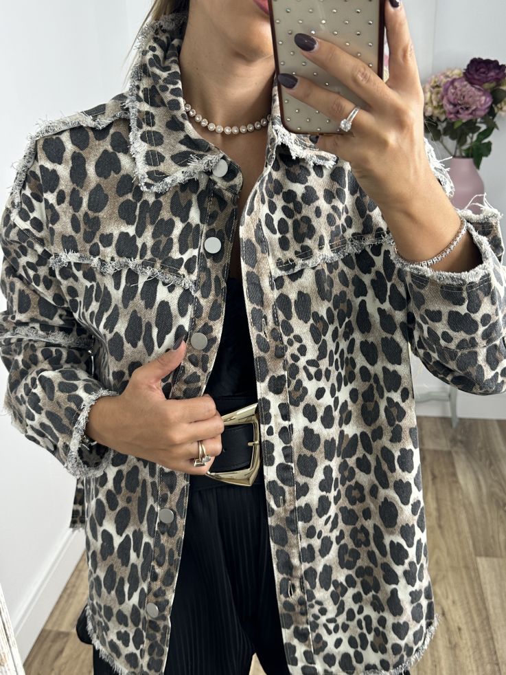 Chaqueta vaquera print desflecada