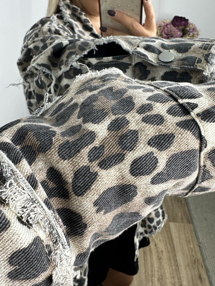 Chaqueta vaquera print desflecada