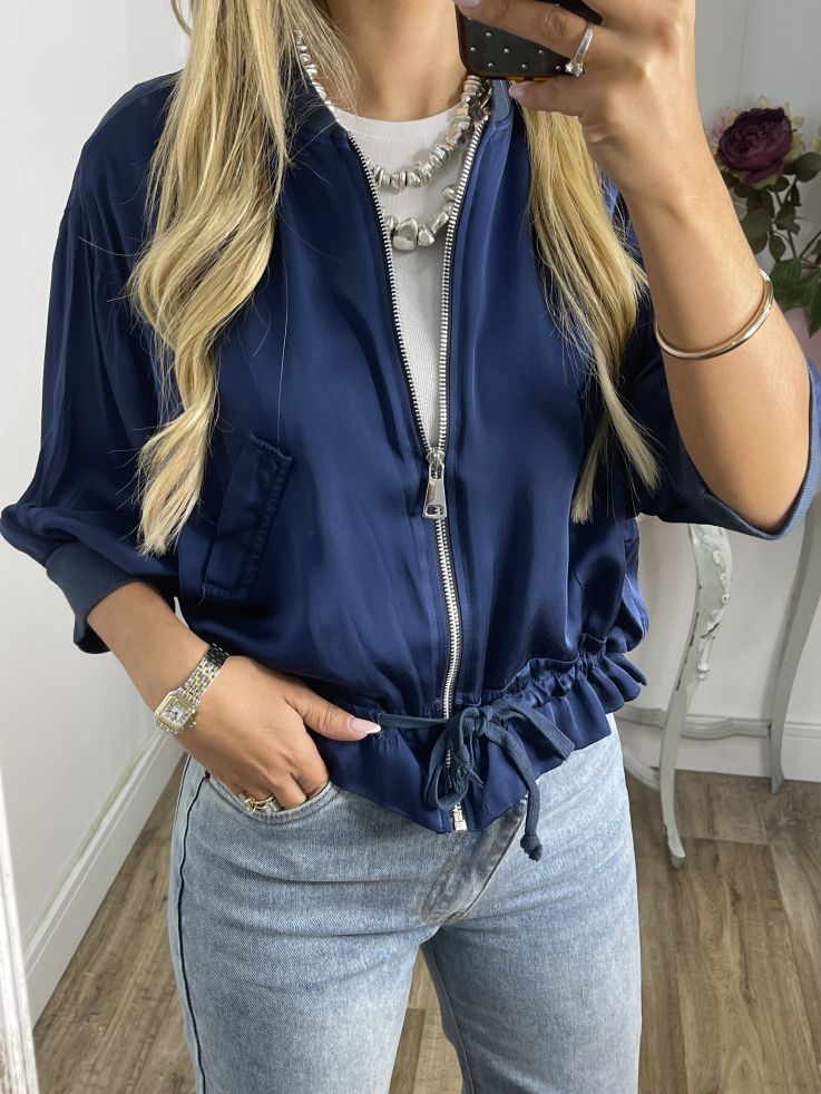 Bomber satinada azul noche con cremallera