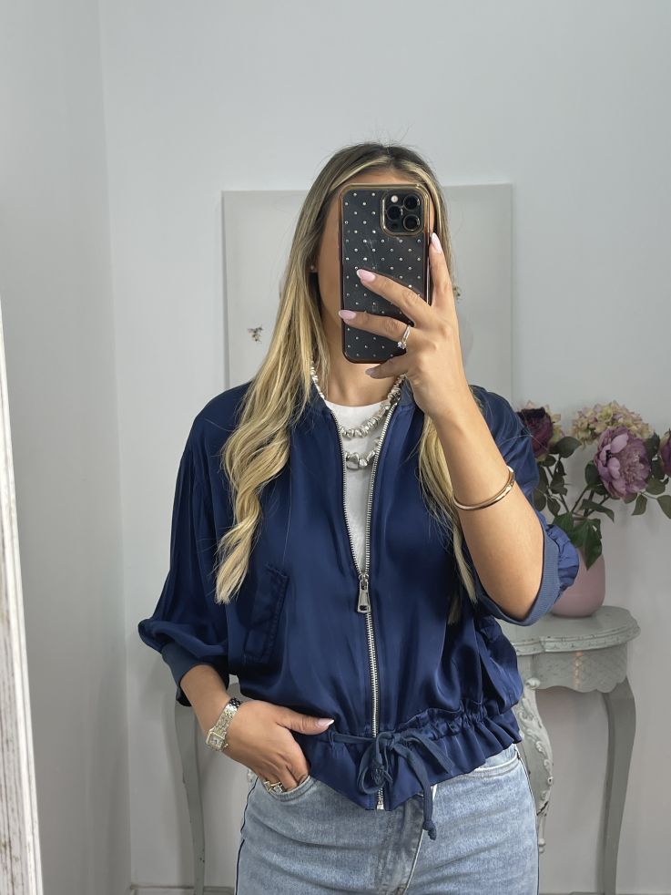 Bomber satinada azul noche con cremallera