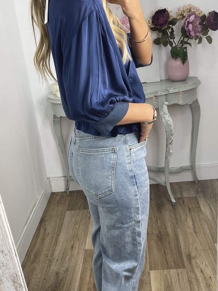 Bomber satinada azul noche con cremallera