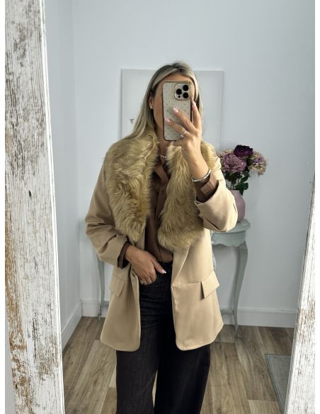 Cuello camel pelo sintético