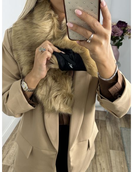 Cuello camel pelo sintético