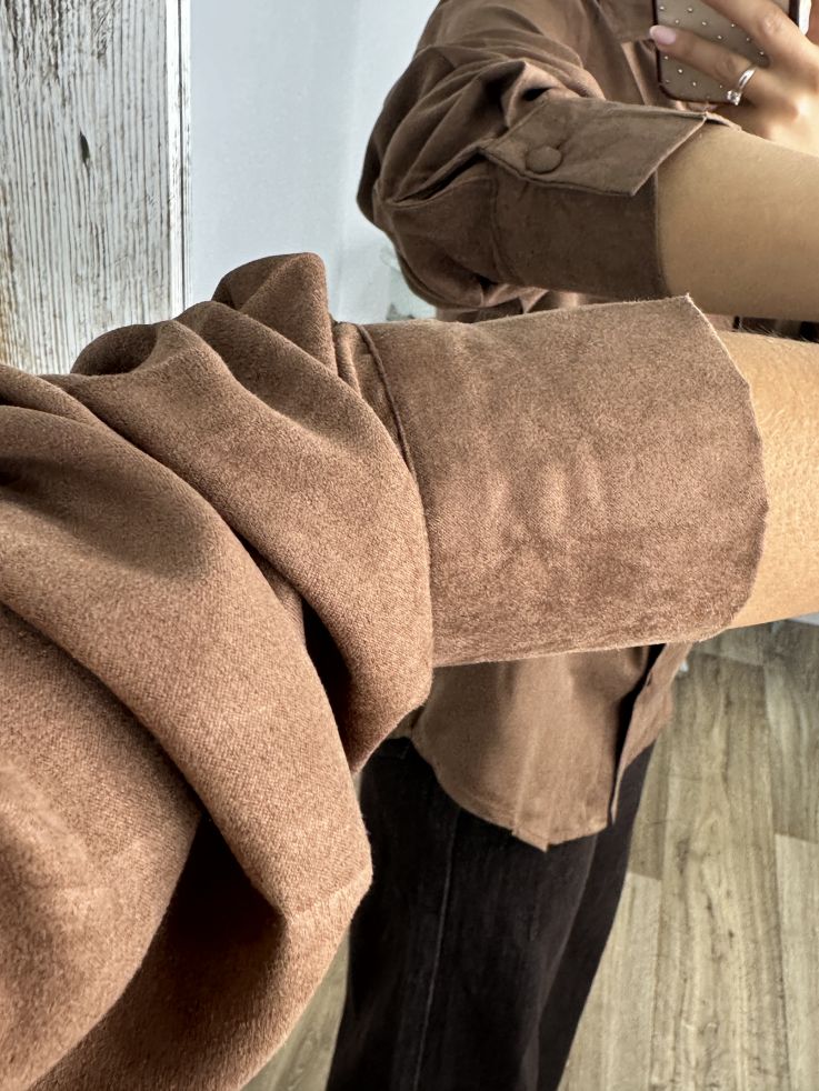 Camisa de antelina marrón