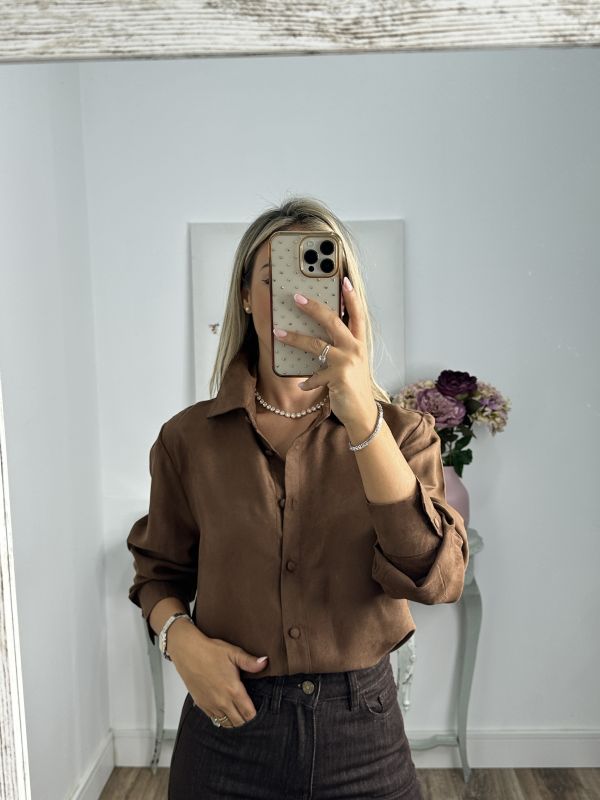 Camisa de antelina marrón