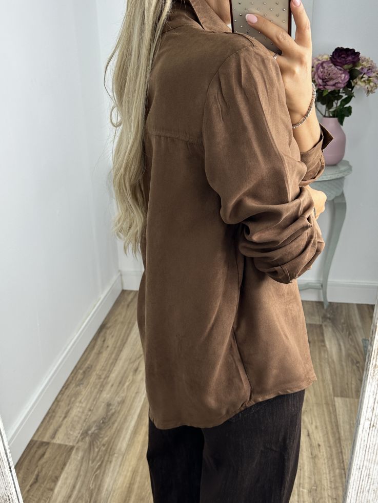 Camisa de antelina marrón