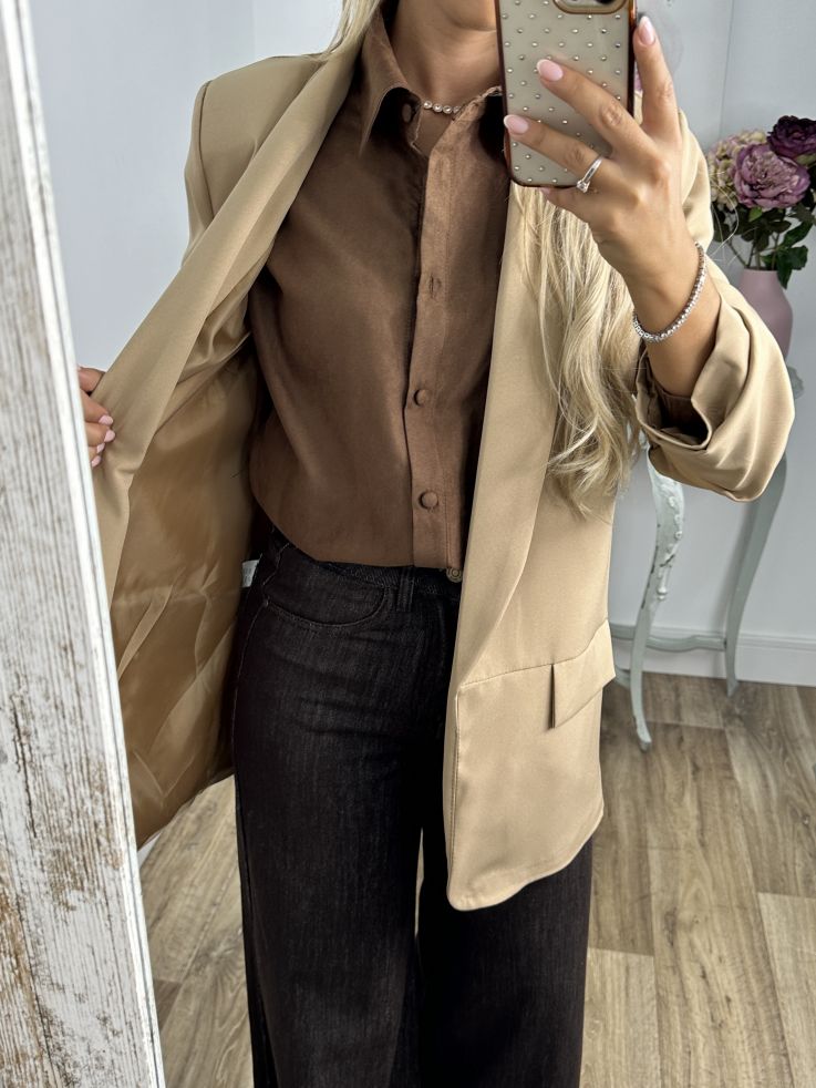 Blazer camel manga fruncida