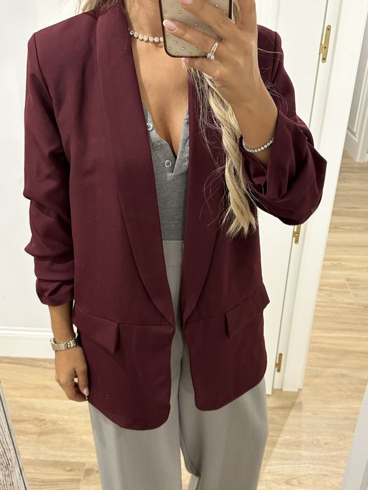 Blazer burdeos manga fruncida