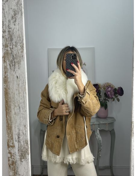 Conjunto hueso con flecos en el jersey y pantalón