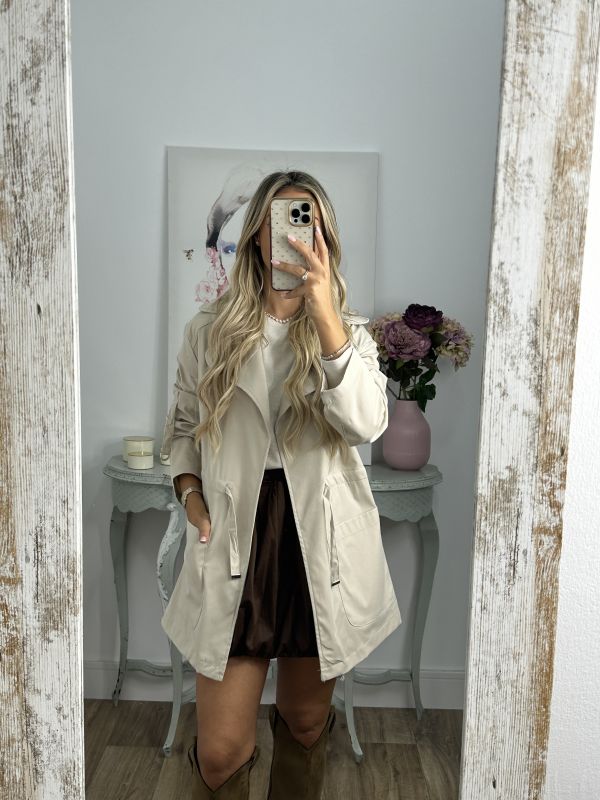 Gabardina corta beige